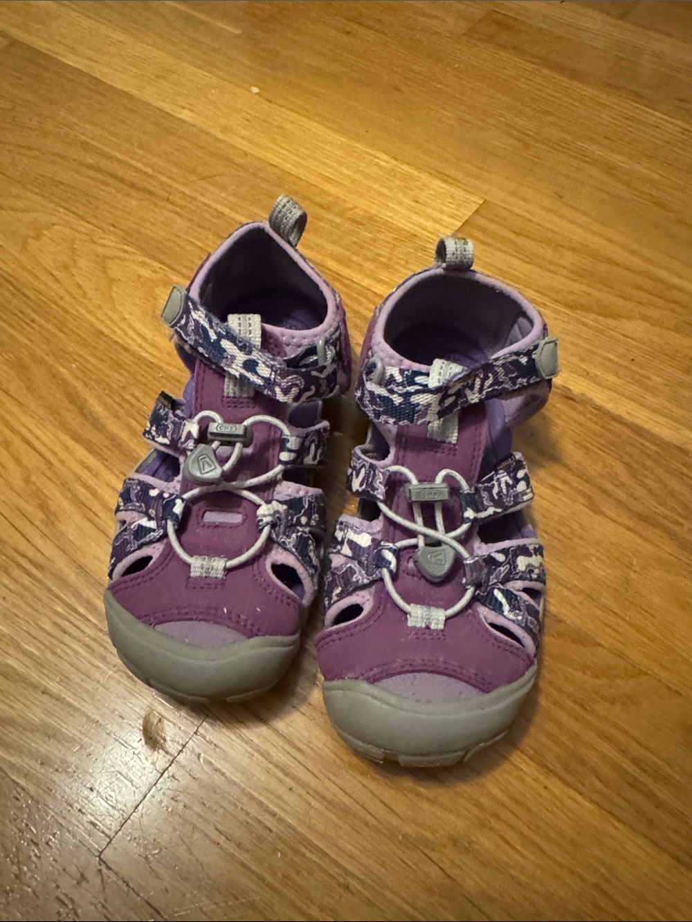Keen Purple Girls' Closed-Toe Outdoor Sandals with Patterned Straps